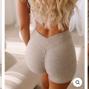 Stacci athletics Nori V-elvet Shorts - Iced Vanilla Latte